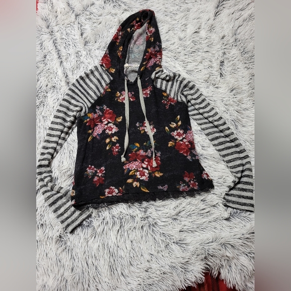 Women's Pull Over Hooded Sweater - Picture 3 of 4